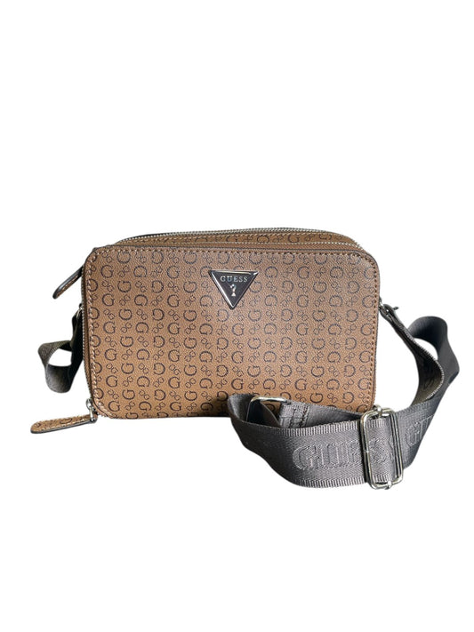 Crossbody GUESS Café Monograma con Correa Ajustable